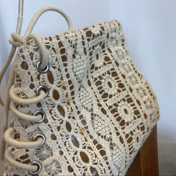 Jeffrey Campbell Lita Ivory Crochet Lace Up Platform Ankle Bootie Size 6🔥 - Picture 12 of 17